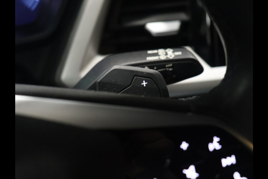 Audi Q4 e-tron 35 Launch edition 55 kWh [ADAPTIVE CRUISE CONTROL, APPLE CARPLAY, ANDROID, STOELVERWARMING, DIGITAL DASH, CAMERA, PDC V+A, STUURWIEL MULTIFUNTIONEEL, ELEKTRISCHE ACHTERKLEP, LED, SMARTPHONE INTERFACE, CLIMATE CONTROL