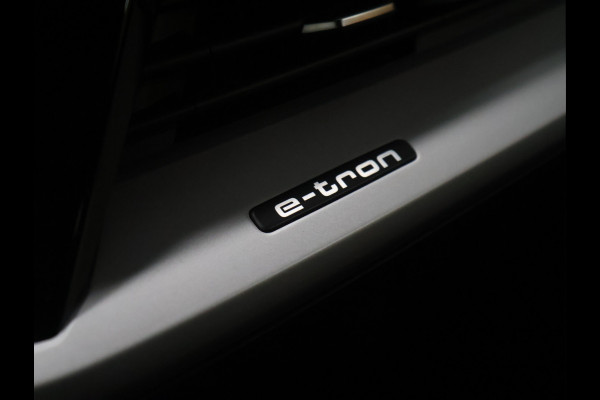 Audi Q4 e-tron 35 Launch edition 55 kWh [ADAPTIVE CRUISE CONTROL, APPLE CARPLAY, ANDROID, STOELVERWARMING, DIGITAL DASH, CAMERA, PDC V+A, STUURWIEL MULTIFUNTIONEEL, ELEKTRISCHE ACHTERKLEP, LED, SMARTPHONE INTERFACE, CLIMATE CONTROL