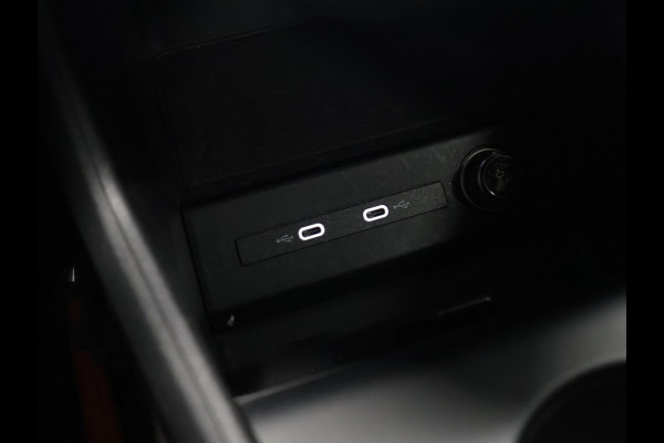 Audi Q4 e-tron 35 Launch edition 55 kWh [ADAPTIVE CRUISE CONTROL, APPLE CARPLAY, ANDROID, STOELVERWARMING, DIGITAL DASH, CAMERA, PDC V+A, STUURWIEL MULTIFUNTIONEEL, ELEKTRISCHE ACHTERKLEP, LED, SMARTPHONE INTERFACE, CLIMATE CONTROL