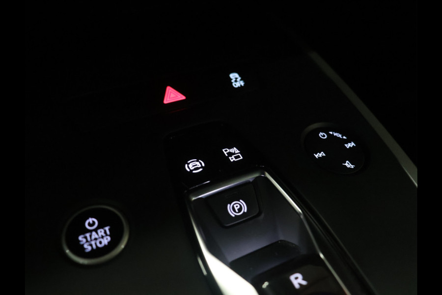 Audi Q4 e-tron 35 Launch edition 55 kWh [ADAPTIVE CRUISE CONTROL, APPLE CARPLAY, ANDROID, STOELVERWARMING, DIGITAL DASH, CAMERA, PDC V+A, STUURWIEL MULTIFUNTIONEEL, ELEKTRISCHE ACHTERKLEP, LED, SMARTPHONE INTERFACE, CLIMATE CONTROL