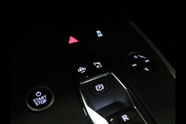 Audi Q4 e-tron 35 Launch edition 55 kWh [ADAPTIVE CRUISE CONTROL, APPLE CARPLAY, ANDROID, STOELVERWARMING, DIGITAL DASH, CAMERA, PDC V+A, STUURWIEL MULTIFUNTIONEEL, ELEKTRISCHE ACHTERKLEP, LED, SMARTPHONE INTERFACE, CLIMATE CONTROL
