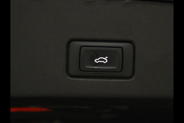 Audi Q4 e-tron 35 Launch edition 55 kWh [ADAPTIVE CRUISE CONTROL, APPLE CARPLAY, ANDROID, STOELVERWARMING, DIGITAL DASH, CAMERA, PDC V+A, STUURWIEL MULTIFUNTIONEEL, ELEKTRISCHE ACHTERKLEP, LED, SMARTPHONE INTERFACE, CLIMATE CONTROL