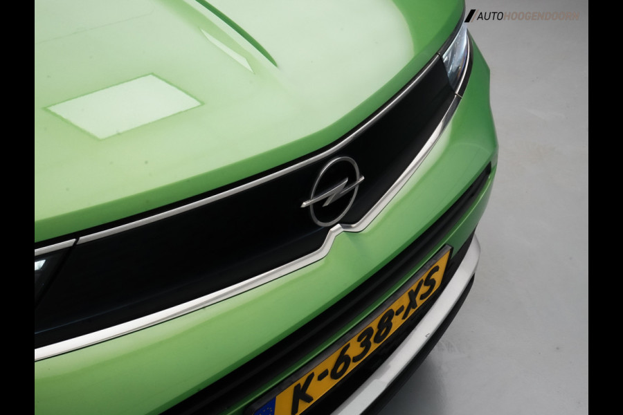 Opel Mokka-e Ultimate Sport 50-kWh (APPLE CARPLAY,STUUR-STOELVERWARMING,KEYLESS,ACHTERUITRIJCAMERA,LANE ASSIST,ADAPTIVE CRUISE)