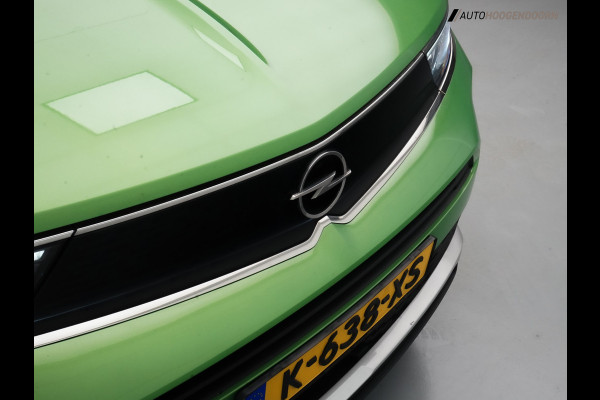 Opel Mokka-e Ultimate Sport 50-kWh (APPLE CARPLAY,STUUR-STOELVERWARMING,KEYLESS,ACHTERUITRIJCAMERA,LANE ASSIST,ADAPTIVE CRUISE)