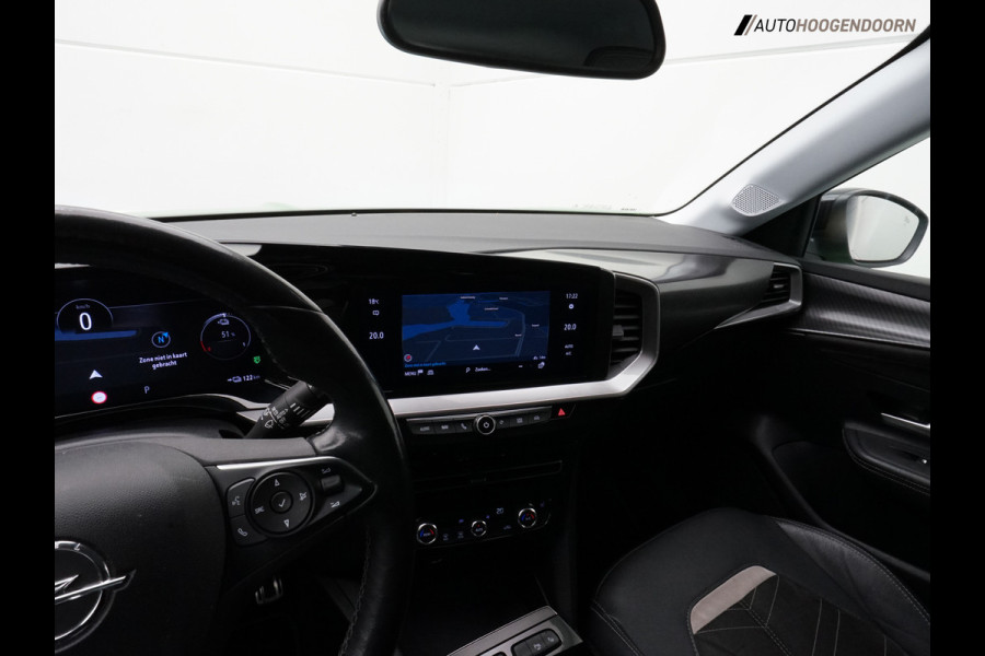 Opel Mokka-e Ultimate Sport 50-kWh (APPLE CARPLAY,STUUR-STOELVERWARMING,KEYLESS,ACHTERUITRIJCAMERA,LANE ASSIST,ADAPTIVE CRUISE)