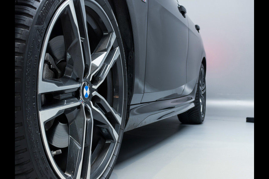 BMW 2 Serie Gran Coupé 218i M-Sport Pano | ACC | Camera | Leder | LED | 19"