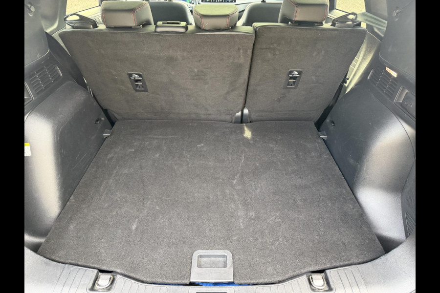 Ford Kuga 2.5 PHEV ST-Line X 243pk | Black Package | Wegklapbare trekhaak (elektrisch bedienbaar) | Panoramadak, elektrisch te openen | Adaptieve Matrix LED koplampen met | Winter Pack