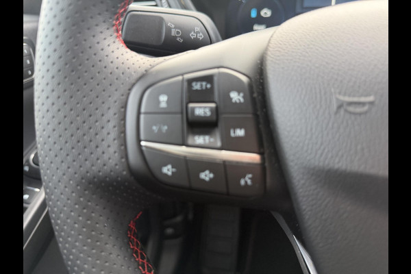 Ford Kuga 2.5 PHEV ST-Line X 243pk | Black Package | Wegklapbare trekhaak (elektrisch bedienbaar) | Panoramadak, elektrisch te openen | Adaptieve Matrix LED koplampen met | Winter Pack