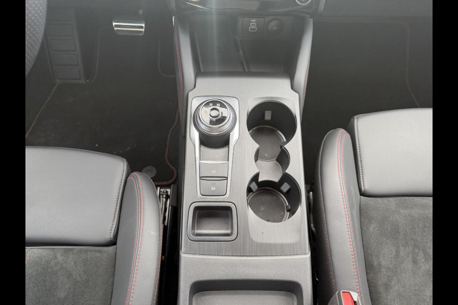 Ford Kuga 2.5 PHEV ST-Line X 243pk | Black Package | Wegklapbare trekhaak (elektrisch bedienbaar) | Panoramadak, elektrisch te openen | Adaptieve Matrix LED koplampen met | Winter Pack