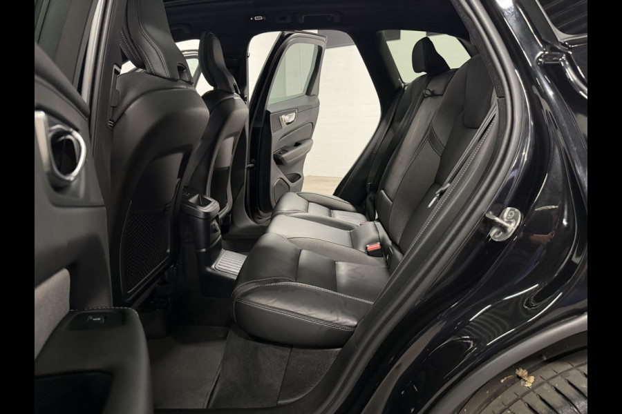 Volvo XC60 2.0 T6 Plug-in hybrid AWD Plus Black Edition Trekhaak | Open dak | Adapt. cruise | Stuur-/Stoelverwarming | Dodehoek | Memory | Camera | Google