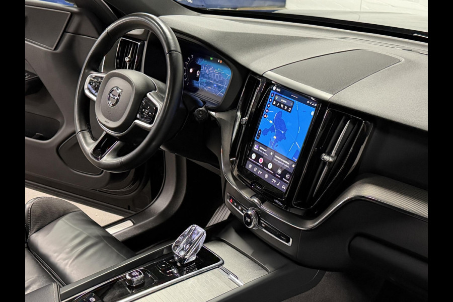 Volvo XC60 2.0 T6 Plug-in hybrid AWD Plus Black Edition Trekhaak | Open dak | Adapt. cruise | Stuur-/Stoelverwarming | Dodehoek | Memory | Camera | Google
