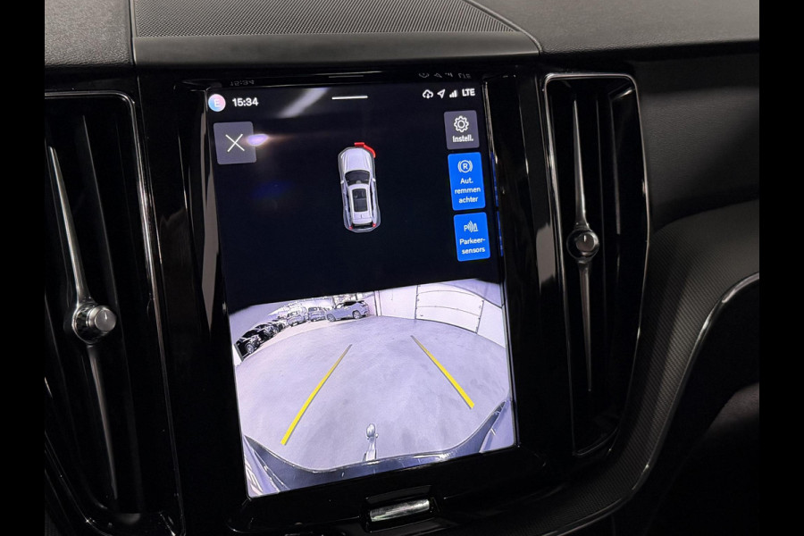 Volvo XC60 2.0 T6 Plug-in hybrid AWD Plus Black Edition Trekhaak | Open dak | Adapt. cruise | Stuur-/Stoelverwarming | Dodehoek | Memory | Camera | Google