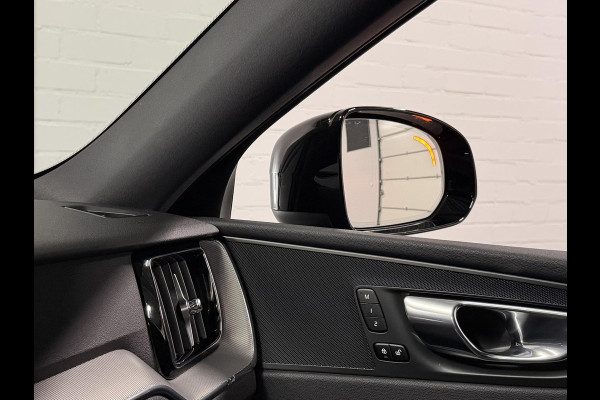 Volvo XC60 2.0 T6 Plug-in hybrid AWD Plus Black Edition Trekhaak | Open dak | Adapt. cruise | Stuur-/Stoelverwarming | Dodehoek | Memory | Camera | Google