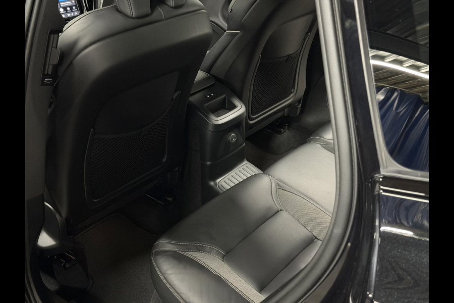 Volvo XC60 2.0 T6 Plug-in hybrid AWD Plus Black Edition Trekhaak | Open dak | Adapt. cruise | Stuur-/Stoelverwarming | Dodehoek | Memory | Camera | Google