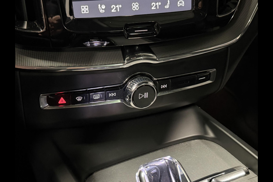 Volvo XC60 2.0 T6 Plug-in hybrid AWD Plus Black Edition Trekhaak | Open dak | Adapt. cruise | Stuur-/Stoelverwarming | Dodehoek | Memory | Camera | Google