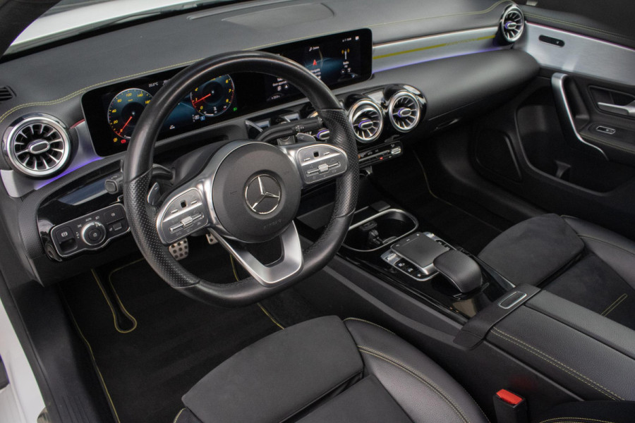 Mercedes-Benz A-Klasse 200 AMG Edition PANO SFEER LED ACC CARPLAY