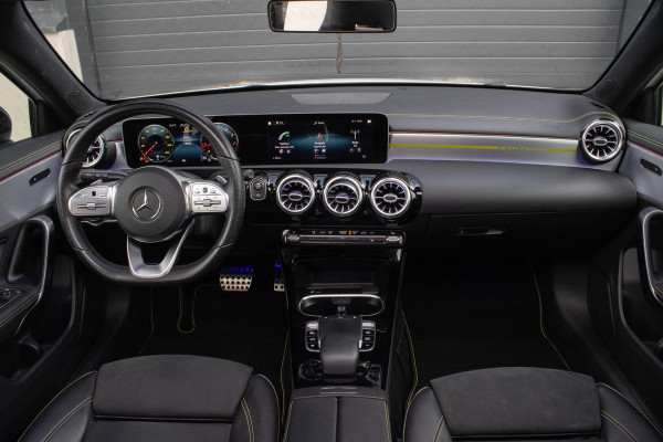 Mercedes-Benz A-Klasse 200 AMG Edition PANO SFEER LED ACC CARPLAY