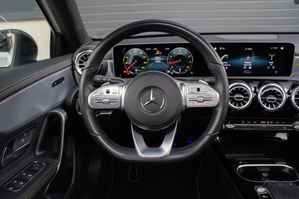 Mercedes-Benz A-Klasse 200 AMG Edition PANO SFEER LED ACC CARPLAY