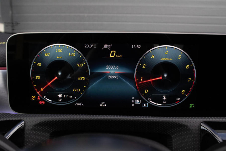 Mercedes-Benz A-Klasse 200 AMG Edition PANO SFEER LED ACC CARPLAY