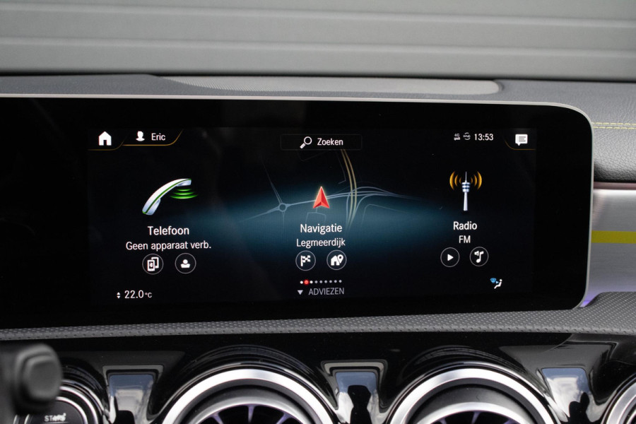 Mercedes-Benz A-Klasse 200 AMG Edition PANO SFEER LED ACC CARPLAY