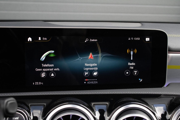 Mercedes-Benz A-Klasse 200 AMG Edition PANO SFEER LED ACC CARPLAY