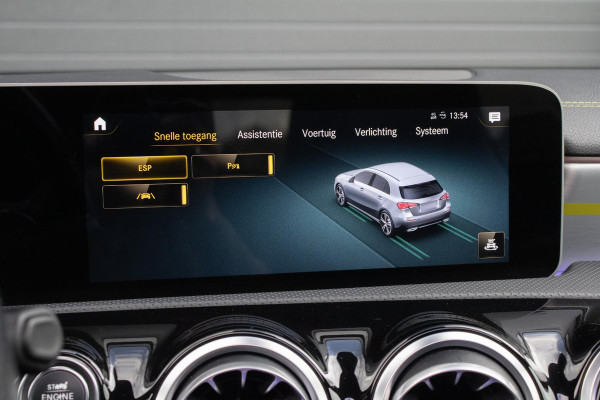 Mercedes-Benz A-Klasse 200 AMG Edition PANO SFEER LED ACC CARPLAY