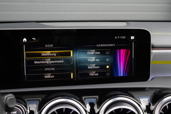 Mercedes-Benz A-Klasse 200 AMG Edition PANO SFEER LED ACC CARPLAY