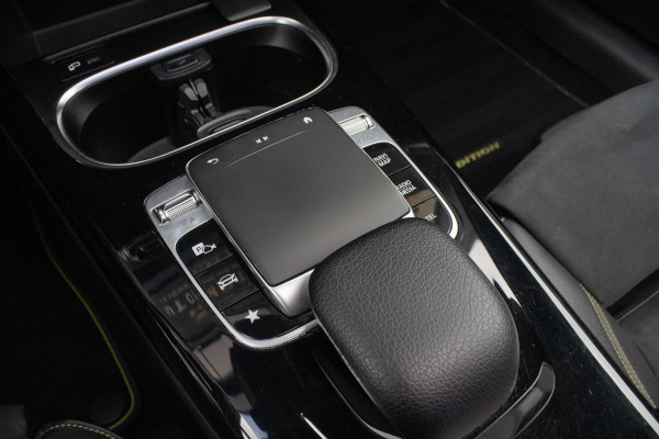 Mercedes-Benz A-Klasse 200 AMG Edition PANO SFEER LED ACC CARPLAY
