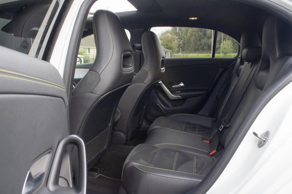 Mercedes-Benz A-Klasse 200 AMG Edition PANO SFEER LED ACC CARPLAY