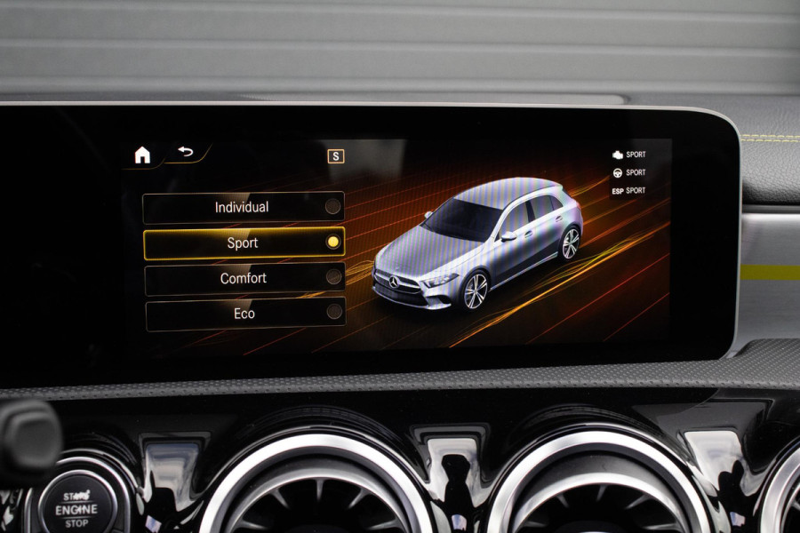 Mercedes-Benz A-Klasse 200 AMG Edition PANO SFEER LED ACC CARPLAY