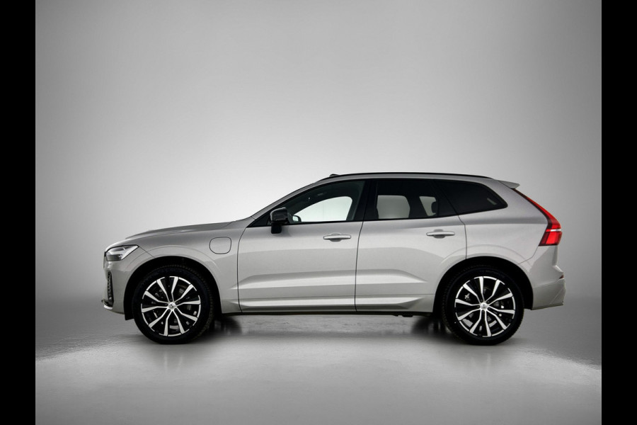 Volvo XC60 2.0 T6 Plug-in LongRange AWD Ultimate Dark / NL Auto / Panoramadak / Trekhaak / Leder-sport / Pdc+Camera / Stoel-Stuurverwarming /