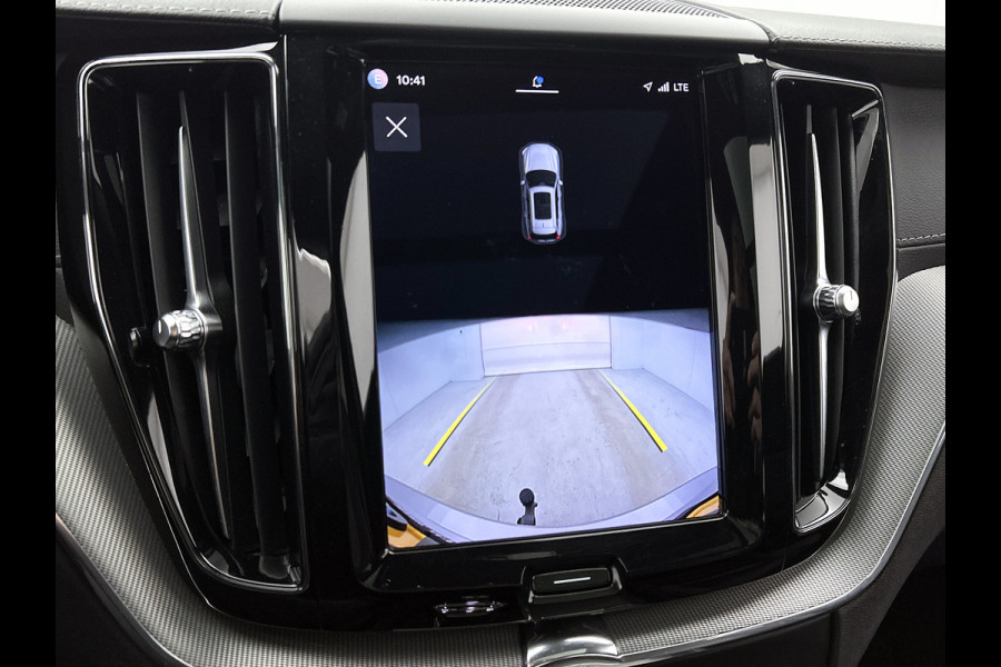 Volvo XC60 2.0 T6 Plug-in LongRange AWD Ultimate Dark / NL Auto / Panoramadak / Trekhaak / Leder-sport / Pdc+Camera / Stoel-Stuurverwarming /