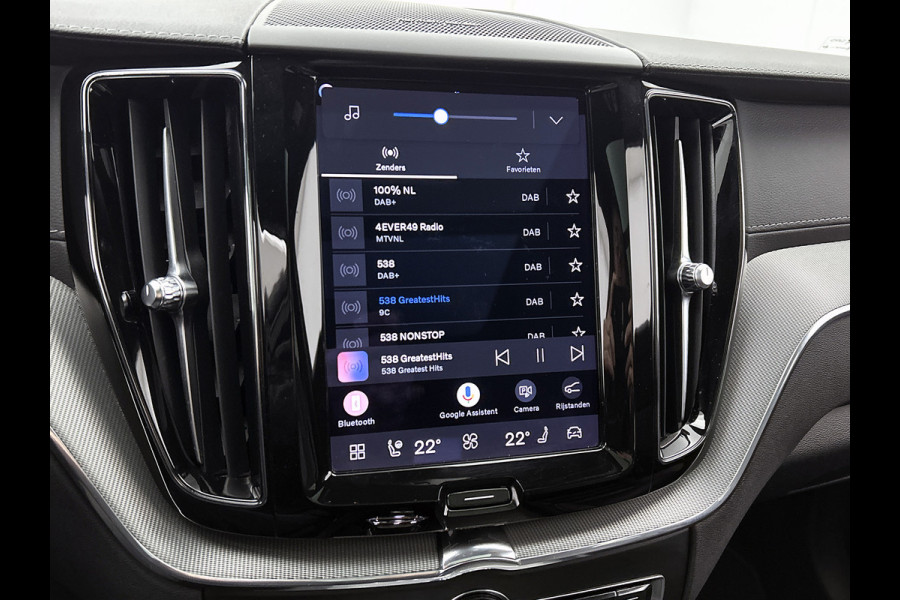 Volvo XC60 2.0 T6 Plug-in LongRange AWD Ultimate Dark / NL Auto / Panoramadak / Trekhaak / Leder-sport / Pdc+Camera / Stoel-Stuurverwarming /