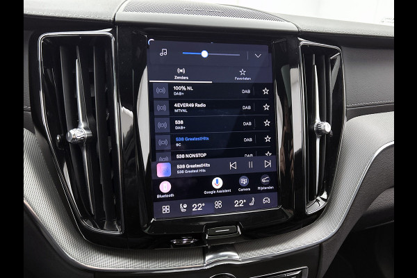 Volvo XC60 2.0 T6 Plug-in LongRange AWD Ultimate Dark / NL Auto / Panoramadak / Trekhaak / Leder-sport / Pdc+Camera / Stoel-Stuurverwarming /