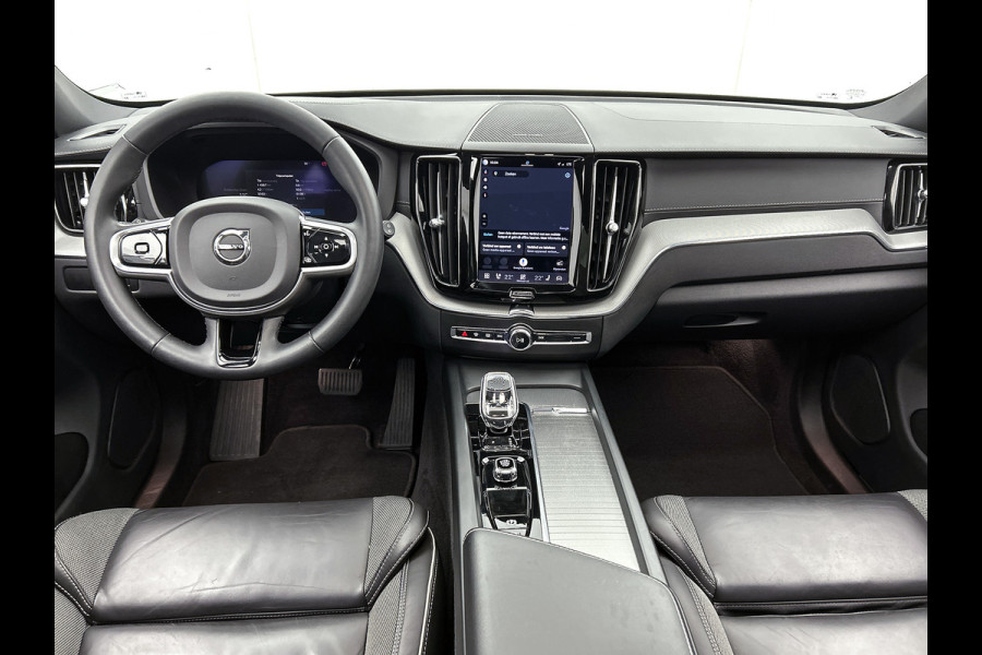 Volvo XC60 2.0 T6 Plug-in LongRange AWD Ultimate Dark / NL Auto / Panoramadak / Trekhaak / Leder-sport / Pdc+Camera / Stoel-Stuurverwarming /