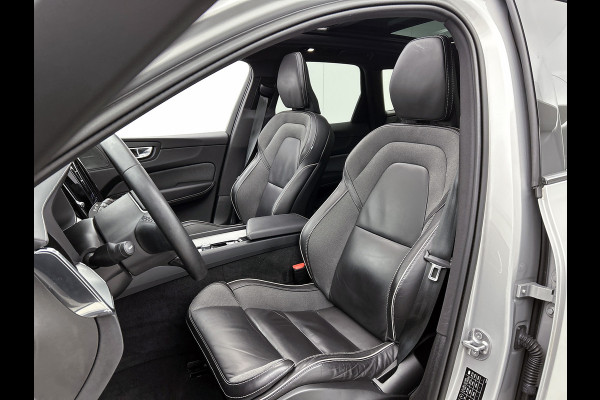 Volvo XC60 2.0 T6 Plug-in LongRange AWD Ultimate Dark / NL Auto / Panoramadak / Trekhaak / Leder-sport / Pdc+Camera / Stoel-Stuurverwarming /