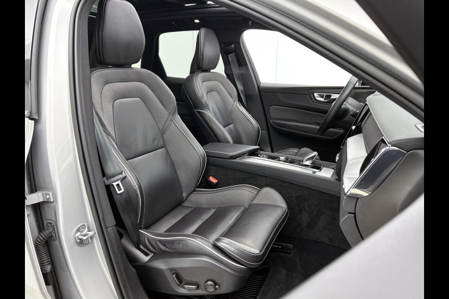 Volvo XC60 2.0 T6 Plug-in LongRange AWD Ultimate Dark / NL Auto / Panoramadak / Trekhaak / Leder-sport / Pdc+Camera / Stoel-Stuurverwarming /