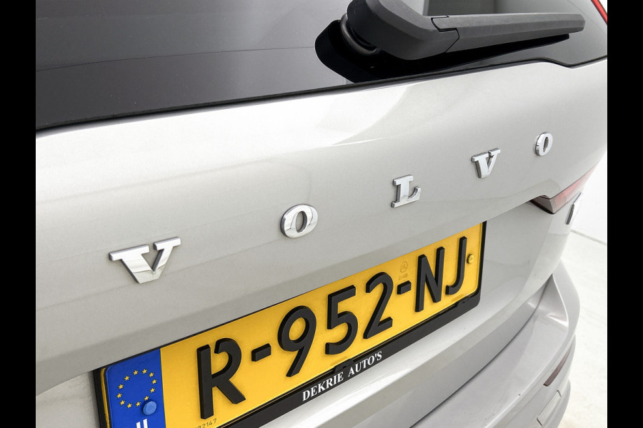 Volvo XC60 2.0 T6 Plug-in LongRange AWD Ultimate Dark / NL Auto / Panoramadak / Trekhaak / Leder-sport / Pdc+Camera / Stoel-Stuurverwarming /