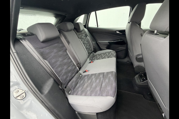 Volkswagen ID.4 Life 77 kWh Soh 90% Warmtepomp Trekhaak Stuur/Stoelverw