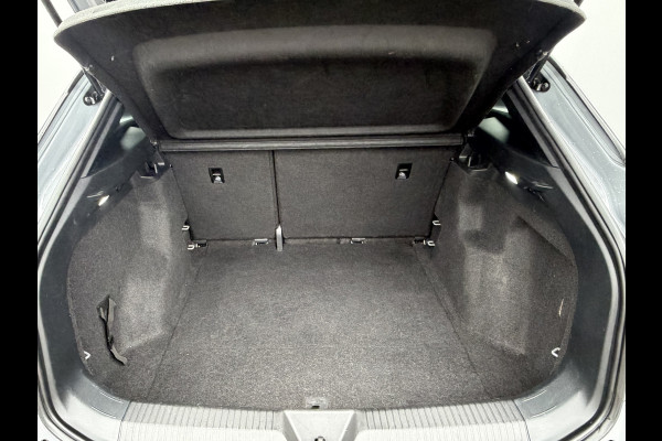 Volkswagen ID.4 Life 77 kWh Soh 90% Warmtepomp Trekhaak Stuur/Stoelverw
