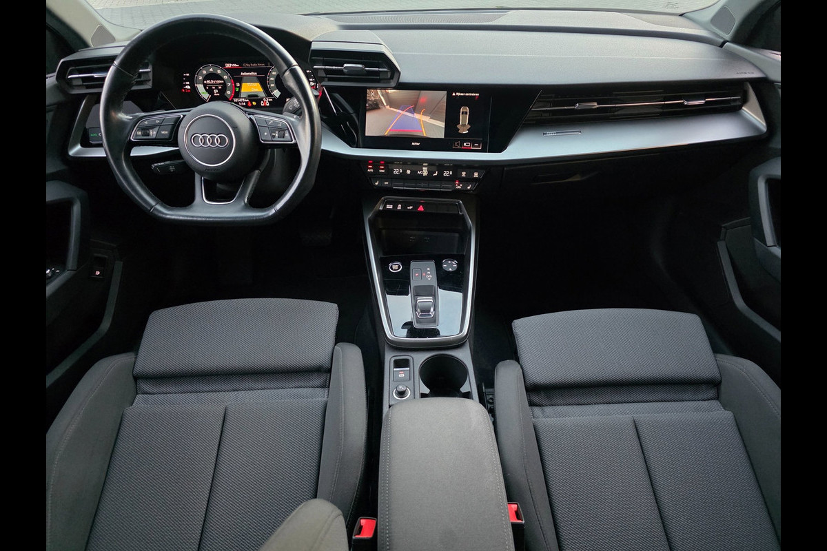 Audi A3 Sportback 45 TFSI e S edition Competition | CAMERA | STOELVERWARMING | CARPLAY