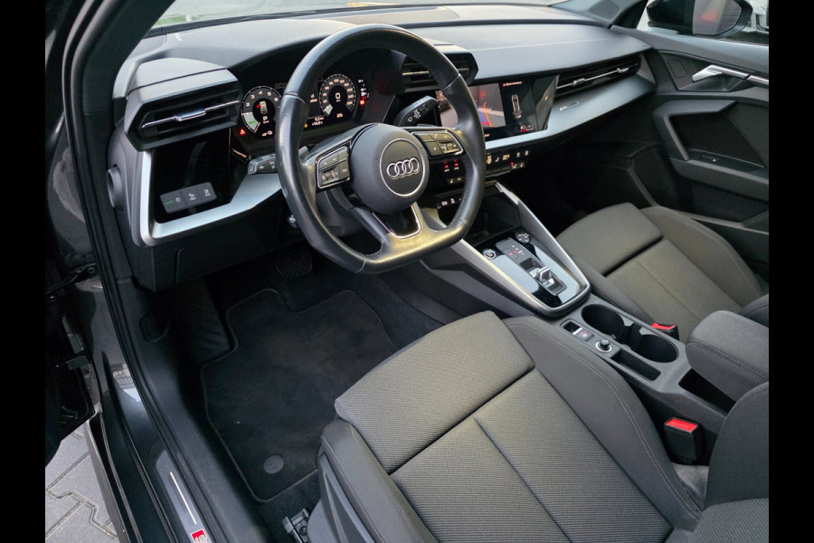 Audi A3 Sportback 45 TFSI e S edition Competition | CAMERA | STOELVERWARMING | CARPLAY