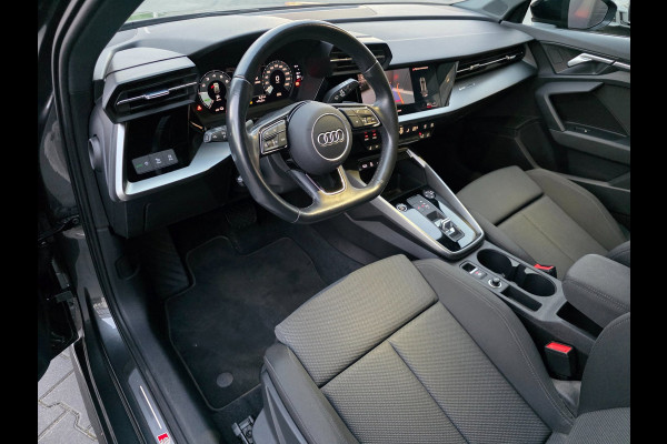 Audi A3 Sportback 45 TFSI e S edition Competition | CAMERA | STOELVERWARMING | CARPLAY