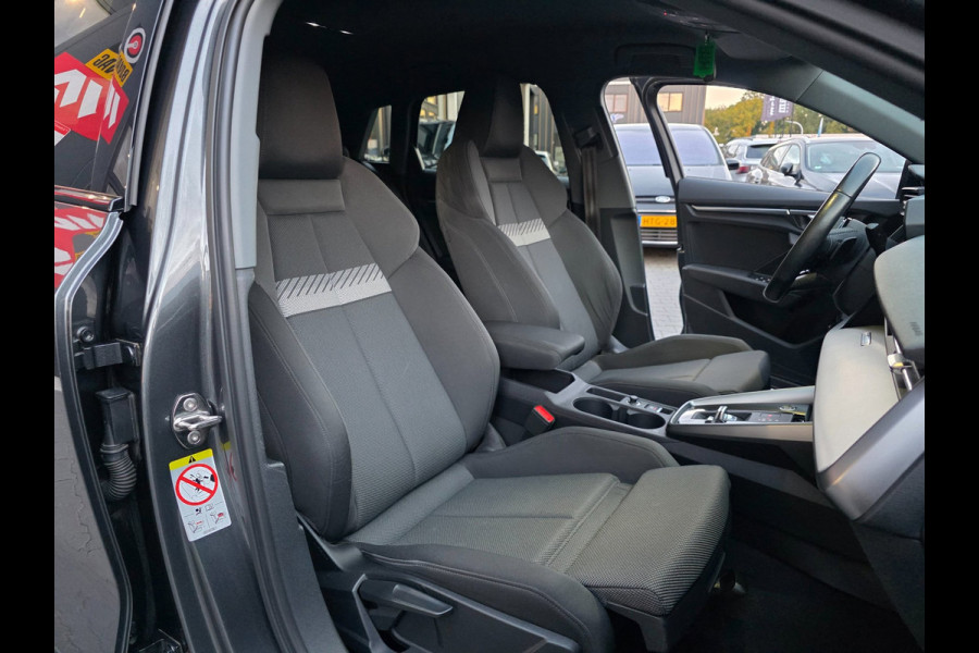 Audi A3 Sportback 45 TFSI e S edition Competition | CAMERA | STOELVERWARMING | CARPLAY
