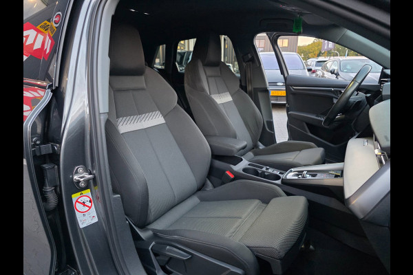 Audi A3 Sportback 45 TFSI e S edition Competition | CAMERA | STOELVERWARMING | CARPLAY