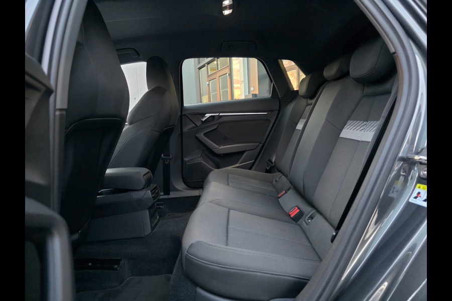 Audi A3 Sportback 45 TFSI e S edition Competition | CAMERA | STOELVERWARMING | CARPLAY
