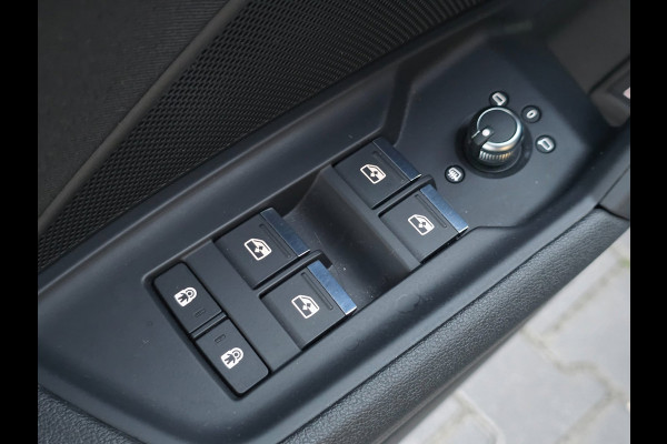 Audi A3 Sportback 45 TFSI e S edition Competition | CAMERA | STOELVERWARMING | CARPLAY