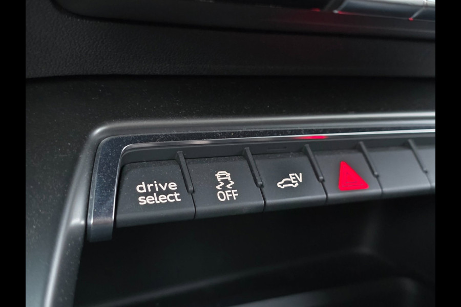 Audi A3 Sportback 45 TFSI e S edition Competition | CAMERA | STOELVERWARMING | CARPLAY