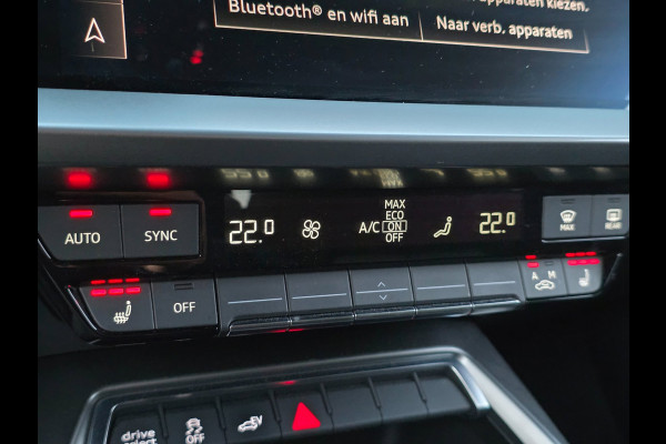 Audi A3 Sportback 45 TFSI e S edition Competition | CAMERA | STOELVERWARMING | CARPLAY
