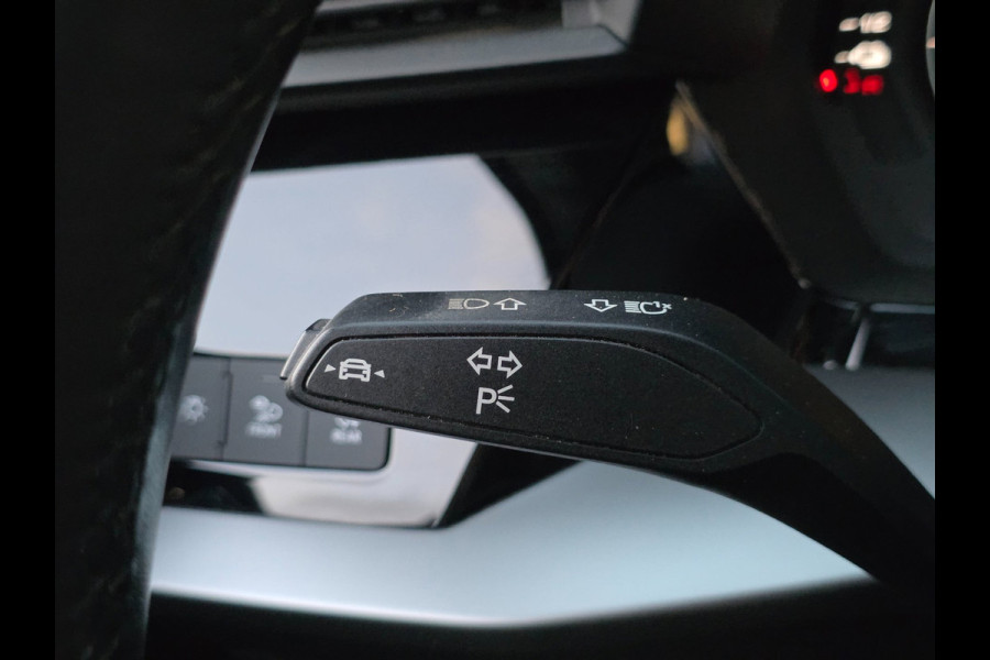 Audi A3 Sportback 45 TFSI e S edition Competition | CAMERA | STOELVERWARMING | CARPLAY